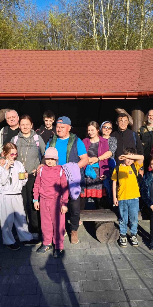 Uczestnicy biwaku surviwalowego w kwietniu 20216